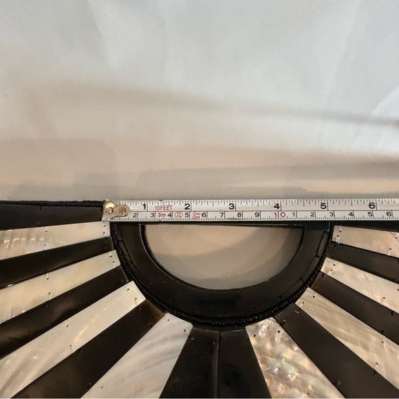 NINA NGUYEN Vintage Handbag Mother of Pearl Fan Design Magnetic Closure Bag - Picture 5 of 9